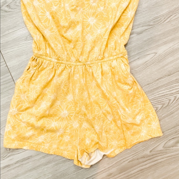 Yellow short romper - Picture 2 of 2